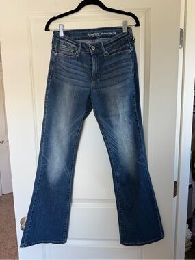 Signature by Levi Strauss Women's Boot Cut Jeans - Medium Blue Wash